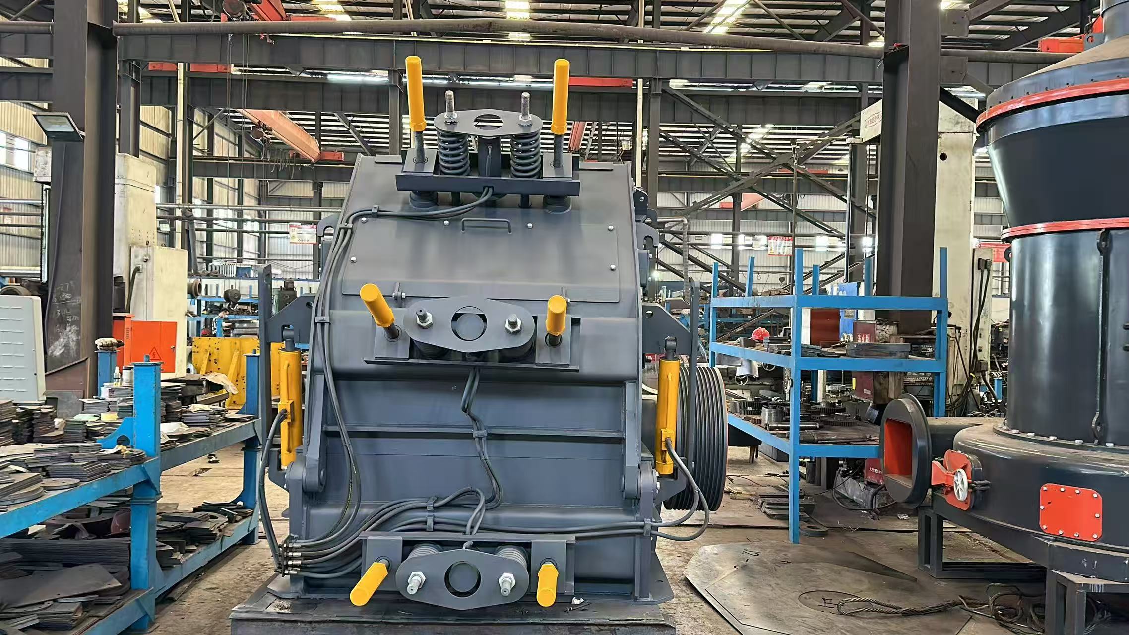 SUNREX impact crusher in workshop